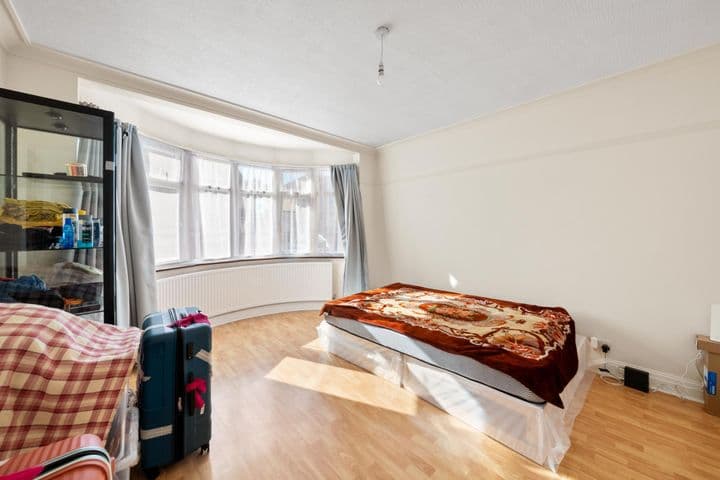 3 bedrooms house for sale in Wembley, United Kingdom - Image 6