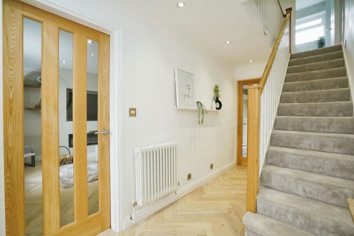 4 bedrooms house for sale in Swadlincote, United Kingdom - Image 2