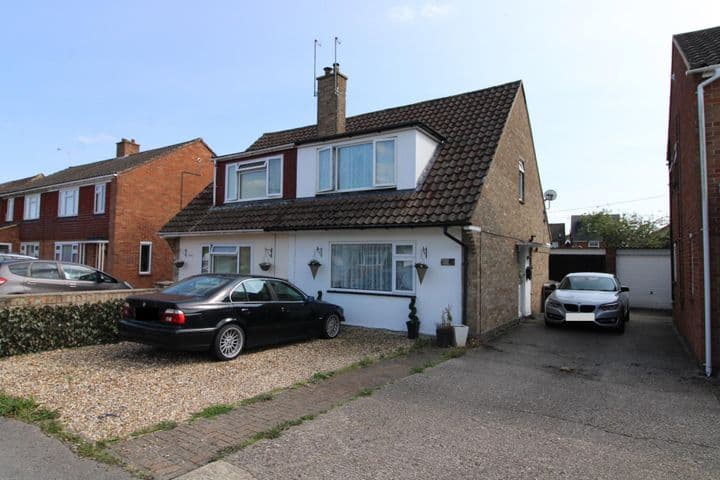 3 bedrooms house for sale in Thatcham, United Kingdom - Image 2