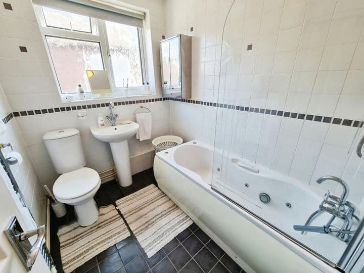 2 bedrooms house for sale in Bedford, United Kingdom - Image 11