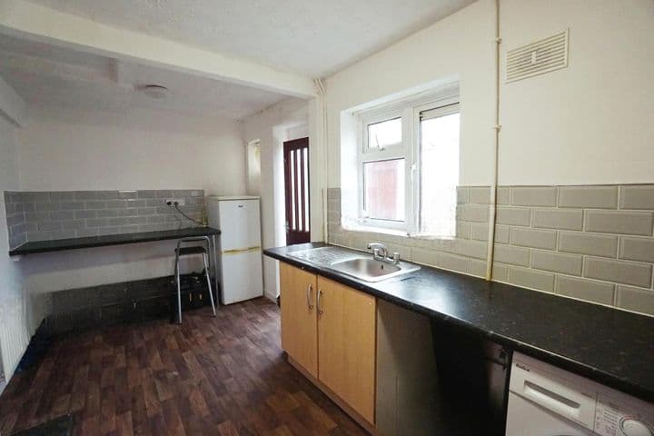 2 bedrooms house for sale in Wolverhampton, United Kingdom - Image 9