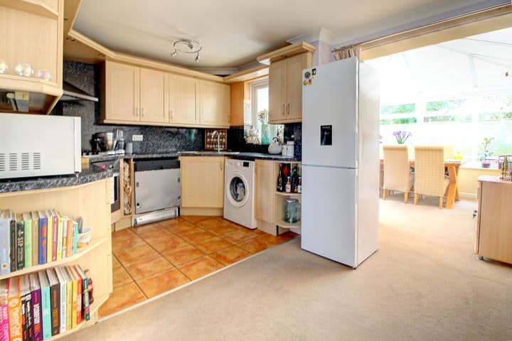 3 bedrooms house for sale in Basingstoke, United Kingdom - Image 5