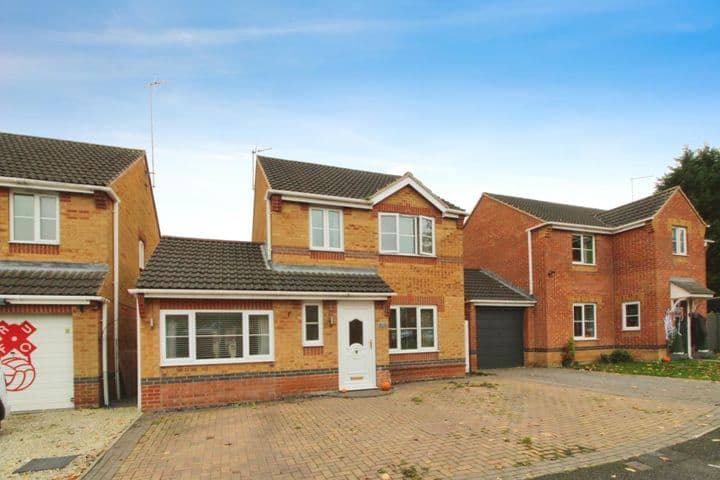 3 bedrooms house for sale in Rotherham, United Kingdom - Image 2