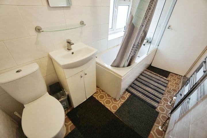 2 bedrooms house for sale in Wolverhampton, United Kingdom - Image 4