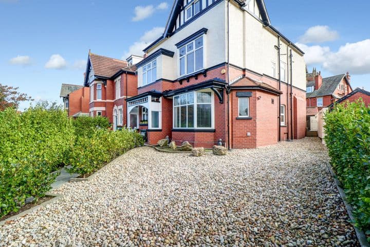 6 bedrooms house for sale in Lytham St. Annes, United Kingdom - Image 2