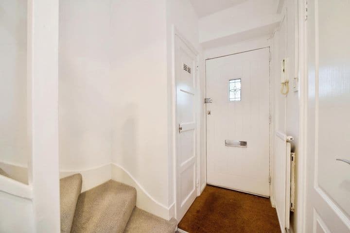 3 bedrooms apartment for sale in London, United Kingdom - Image 5