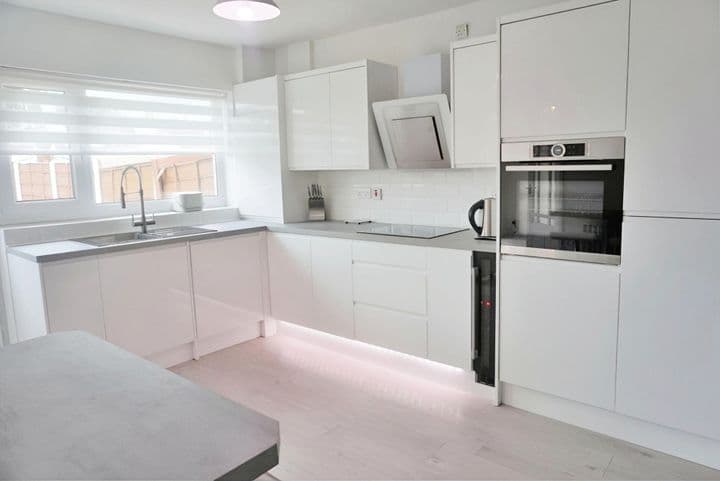 2 bedrooms house for sale in Manchester, United Kingdom - Image 3